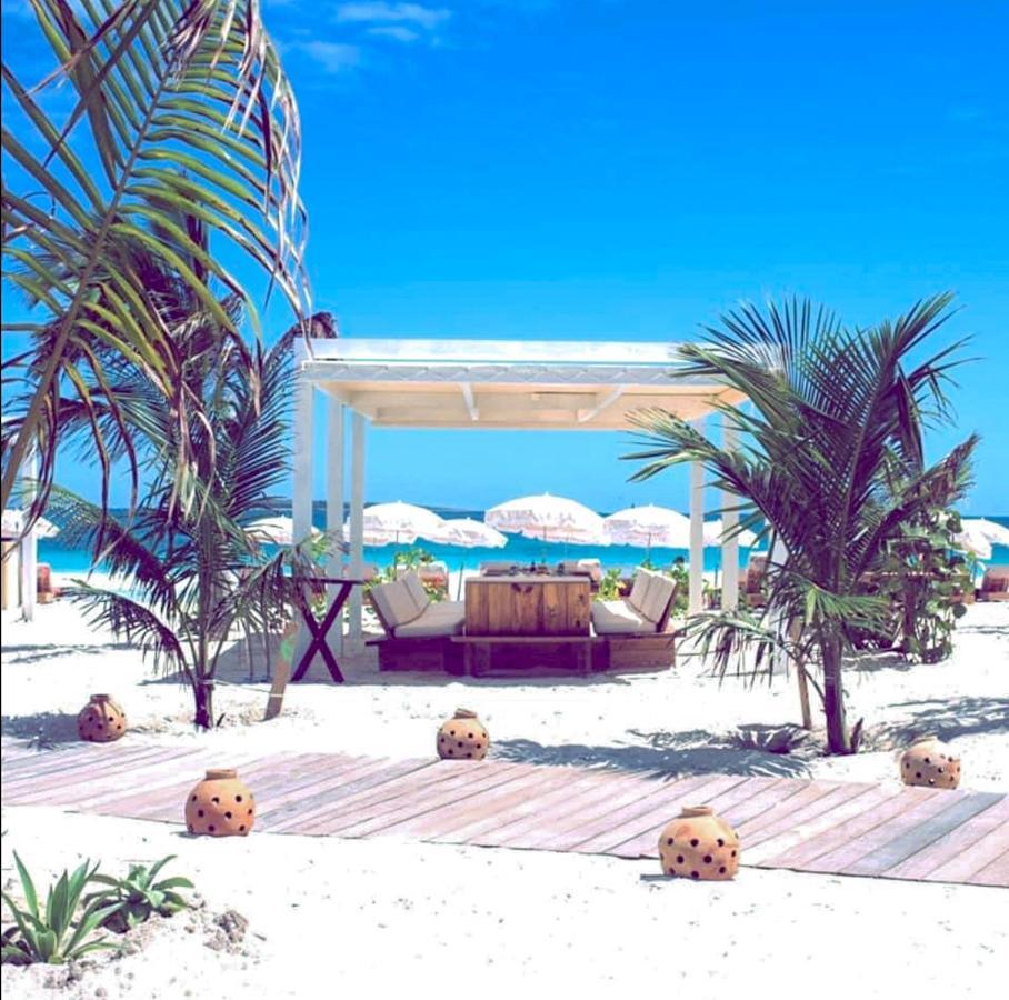 Front Line Unit 520 Ft2 - 48 M2, On Second Floor, Stunning Ocean View Cul de Sac Exterior foto