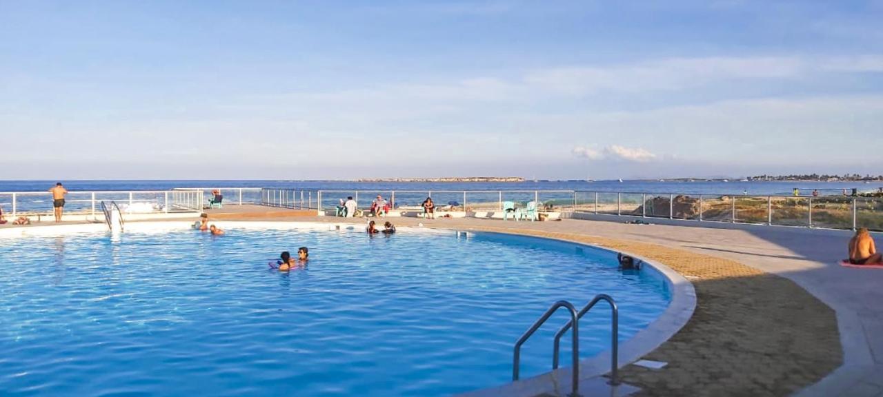 Front Line Unit 520 Ft2 - 48 M2, On Second Floor, Stunning Ocean View Cul de Sac Exterior foto